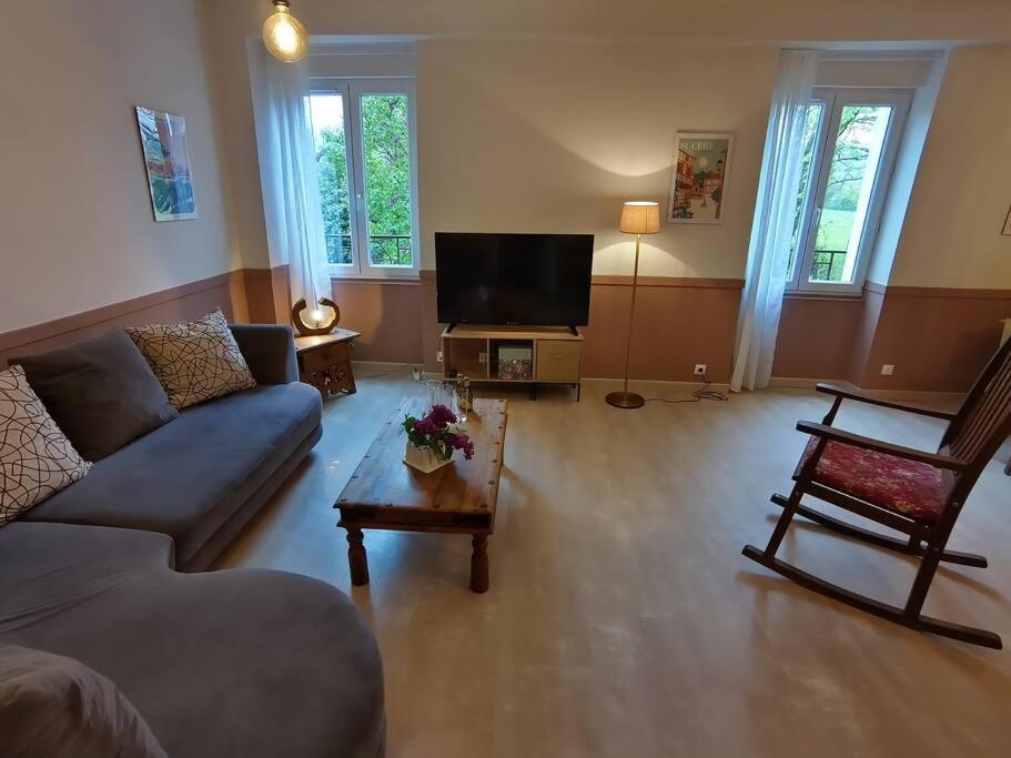 Grand Appartement Avec Jardin Bretenoux المظهر الخارجي الصورة